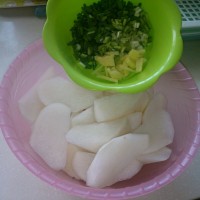 白萝卜烧肉的做法图解2