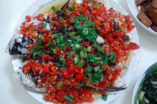 简单的剁椒鱼头