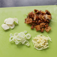 白辣椒炒腊味萝卜干