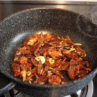 白辣椒炒腊味萝卜干