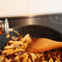 白辣椒炒腊味萝卜干