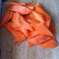 心兰花炒胡萝卜