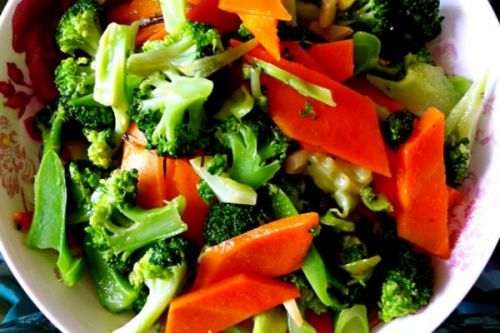 心兰花炒胡萝卜