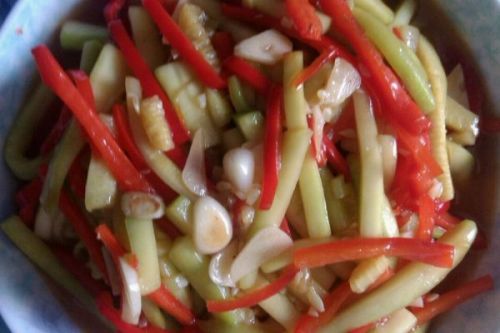 家常小炒彩椒炒西葫芦