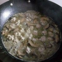 酸菜香菇肉丸汤