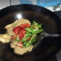 茭白青红椒烩鸡排