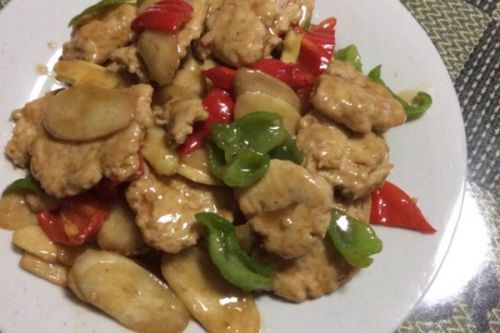 茭白青红椒烩鸡排