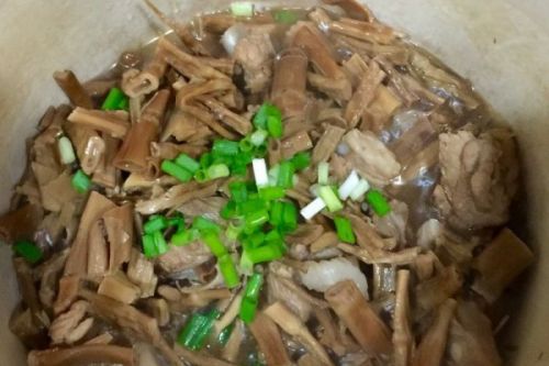 笋干烧排骨