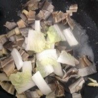 特色菜醋煮鲨鱼干