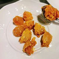 做正宗好吃停不了嘴 蟹黄咸蛋黄肉松烧卖的图片步骤3