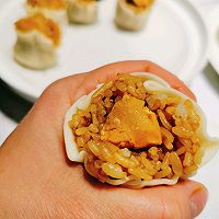 做正宗好吃停不了嘴 蟹黄咸蛋黄肉松烧卖的图片步骤6