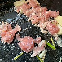 做正宗虫草花炒肉的图片步骤4