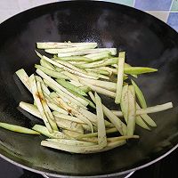 做正宗豆瓣酱炒茄条的图片步骤7