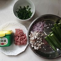 做正宗星星许愿树:秋葵酿肉的图片步骤1