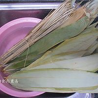 做正宗五香咸蛋鲜肉绿豆粽的图片步骤3