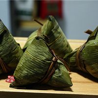 做正宗五香咸蛋鲜肉绿豆粽的图片步骤13
