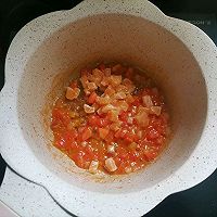 做正宗番茄三文鱼闷面的图片步骤6