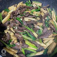 做正宗鸡腿菌炒牛肉的图片步骤5