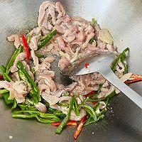 做正宗减脂版-莲白肉丝的图片步骤3