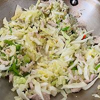 做正宗减脂版-莲白肉丝的图片步骤4