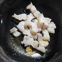 做正宗不炒糖色的红烧肉的图片步骤4