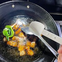 做正宗不炒糖色的红烧肉的图片步骤7