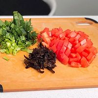 做正宗缤纷番茄鸡蛋面的图片步骤2