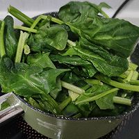 做正宗蒸豆皮素三鲜卷蘸酱的图片步骤3