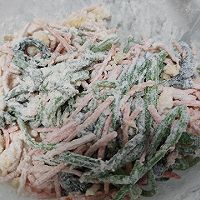 做正宗蒸豆皮素三鲜卷蘸酱的图片步骤7