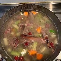 做正宗简易菜谱-鸭架萝卜汤的图片步骤2