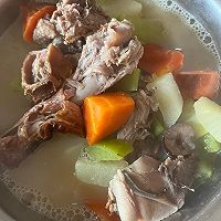 做正宗简易菜谱-鸭架萝卜汤的图片步骤3