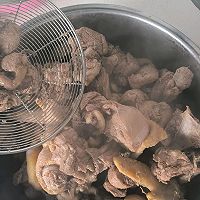 做正宗香菇炖土鸡的图片步骤3