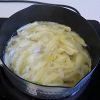 做正宗辣椒酱拌刀削面的图片步骤3