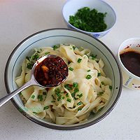 做正宗辣椒酱拌刀削面的图片步骤5