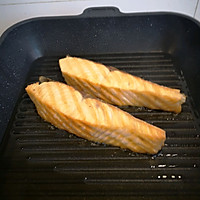 做正宗香煎三文鱼时蔬沙拉的图片步骤5