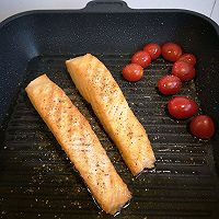 做正宗香煎三文鱼时蔬沙拉的图片步骤7