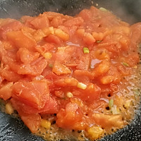 做正宗番茄菌菇鸡汁蛋汤的图片步骤1