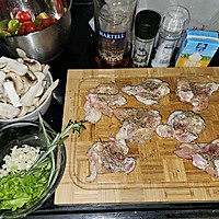 做正宗法式奶油菌菇烩鸡块(双人份)的图片步骤1