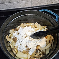 做正宗法式奶油菌菇烩鸡块(双人份)的图片步骤6