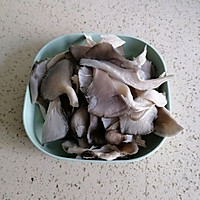 做正宗家庭版~椒盐蘑菇的图片步骤1