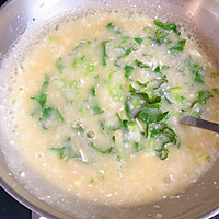 做正宗咸蛋菜心粥的图片步骤3