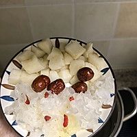 做正宗银耳雪梨汤的图片步骤1