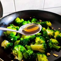 做正宗蒜蓉西兰花的图片步骤6