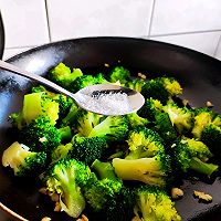 做正宗蒜蓉西兰花的图片步骤7