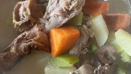 简易菜谱-鸭架萝卜汤