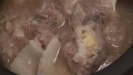砂锅酸菜排骨