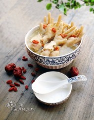 当归枸杞浸鸡脚