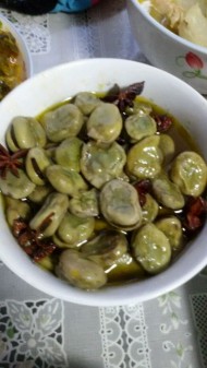 油焖蚕豆