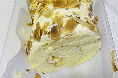 杏仁咸奶油蛋糕卷