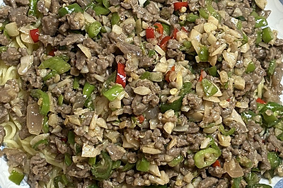 双椒牛肉粒方便面